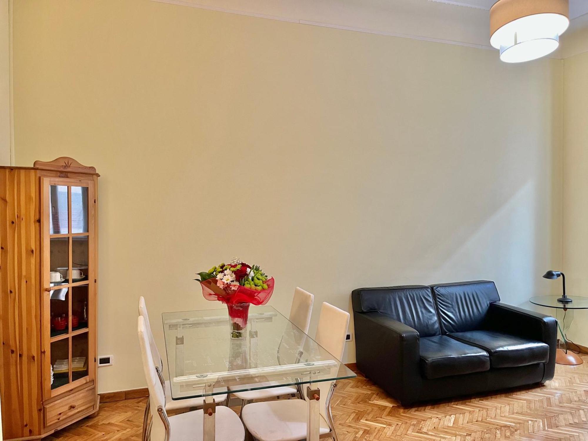 Apartment - Central *